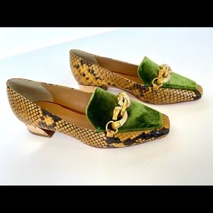 New Tory Burch Brand New Jessa Loafer Size 5 Green Velvet & Python Print Leather